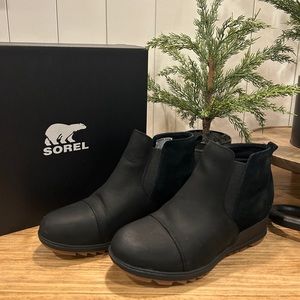Black Sorel Evie Pull On